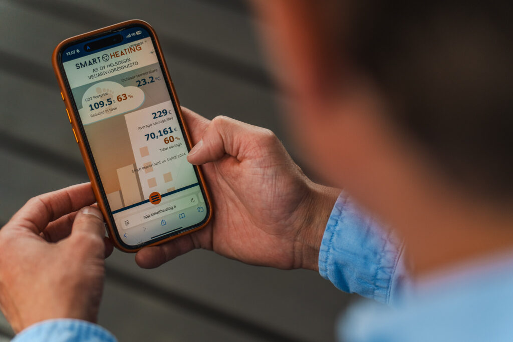 Smart Heating -appista osakkaat ja asukkaatkin pystyvät seuraamaan lämmitystä ja säästöjä.